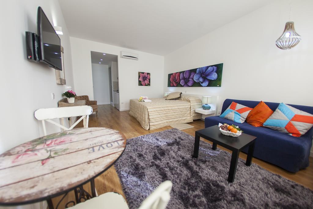 Operetta House Apartment ลาร์นาคา ภายนอก รูปภาพ